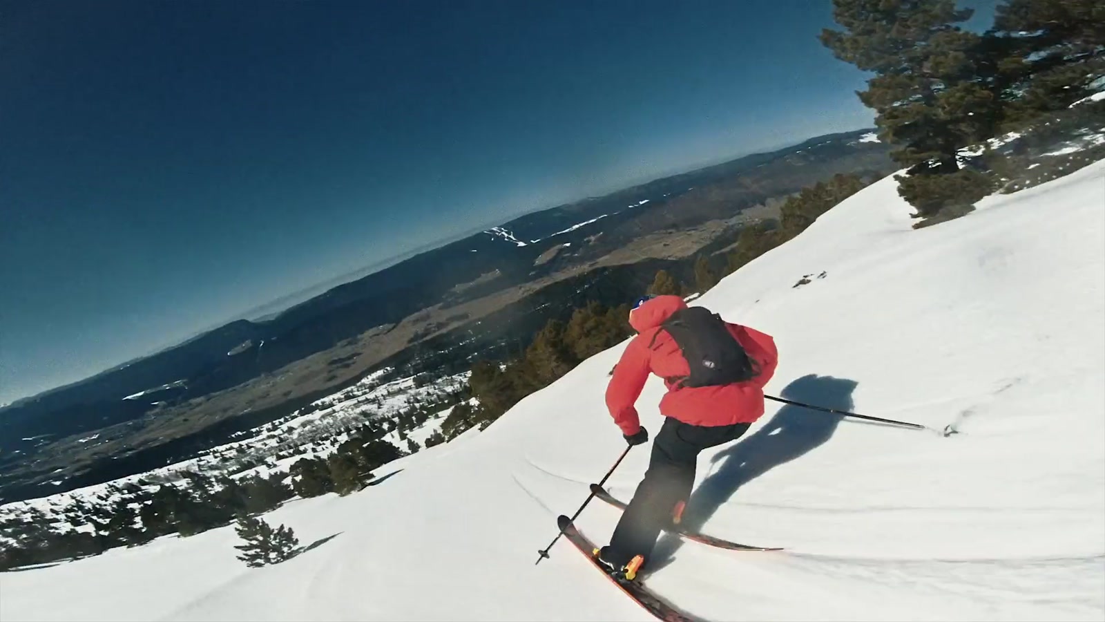 Skier above a valley in Fastwood